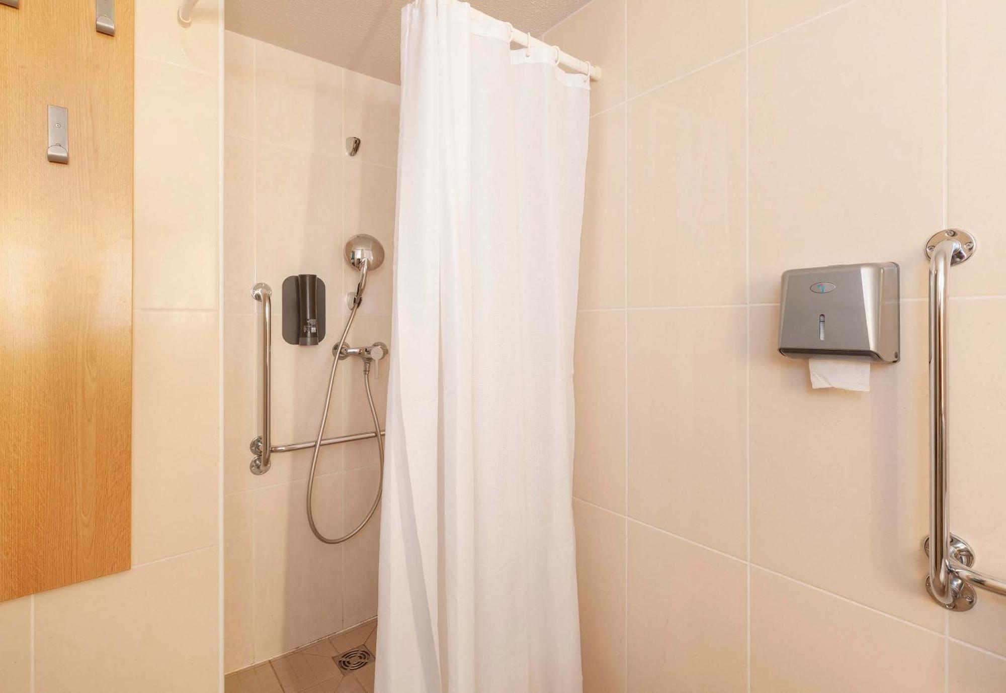 B&B Hotel באיון מראה חיצוני תמונה